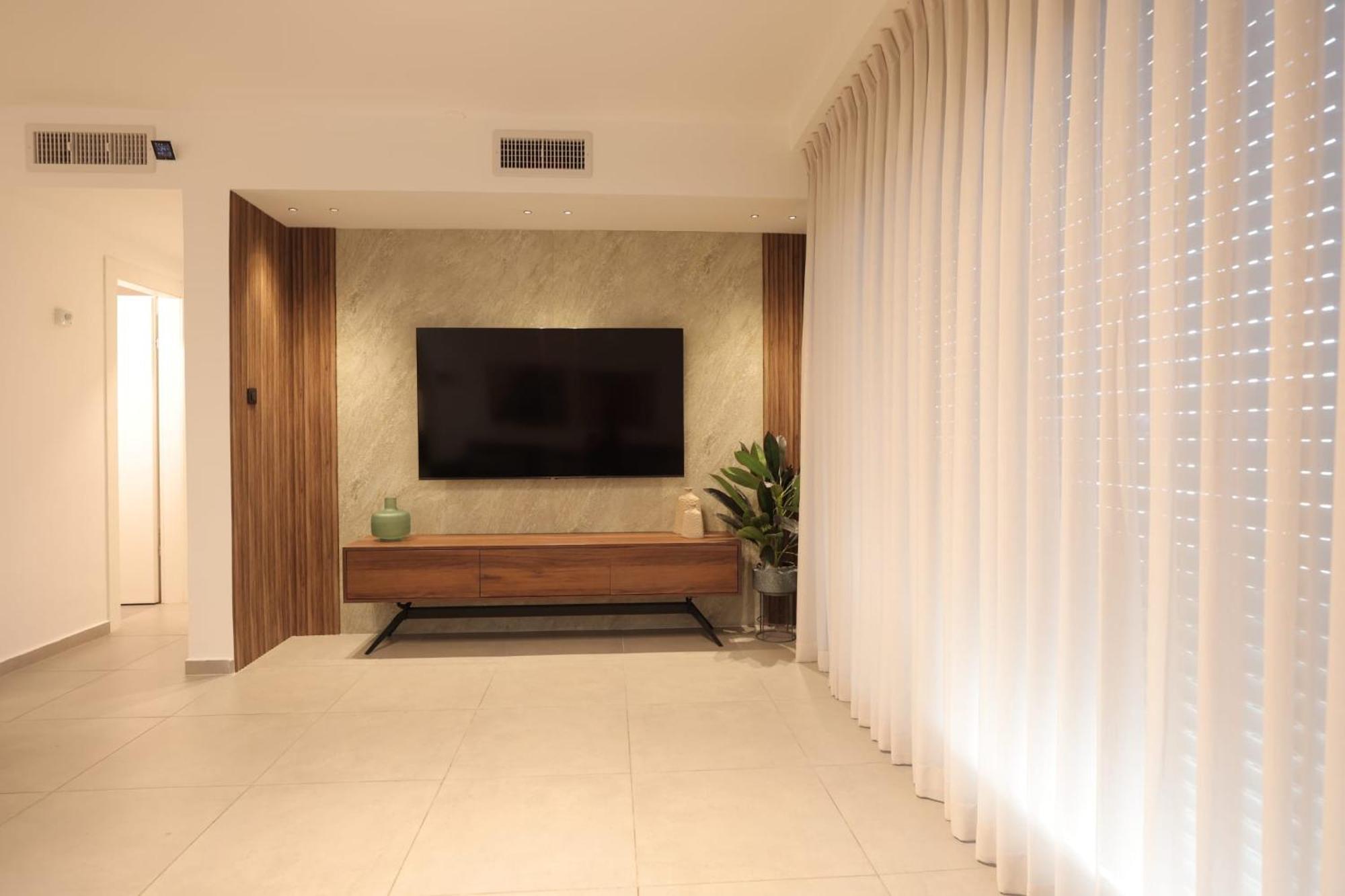 Luxury Queen Royal Park Apartment *