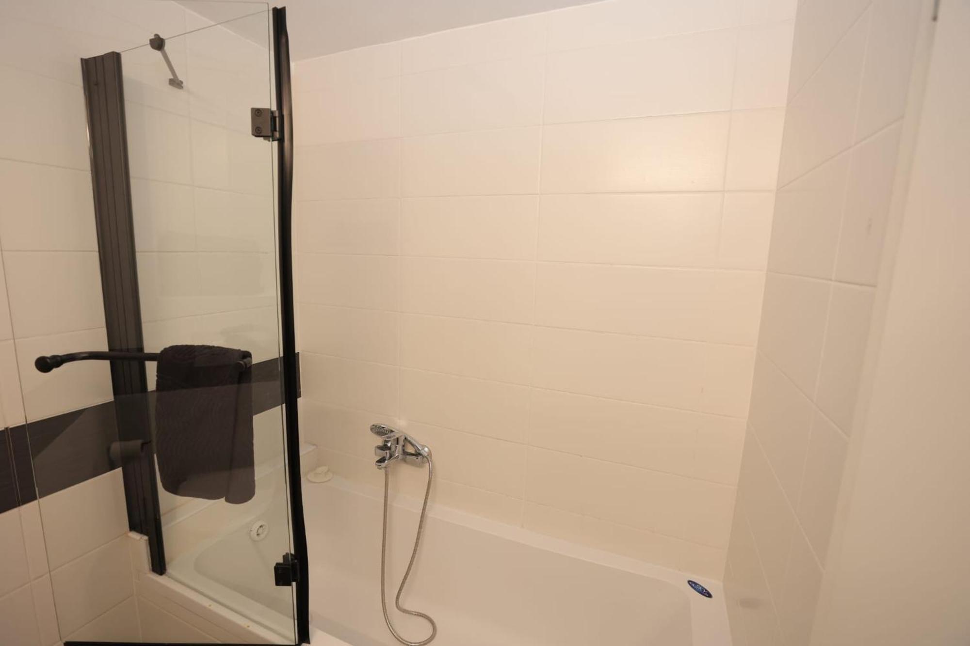Luxury Queen Royal Park Apartment *